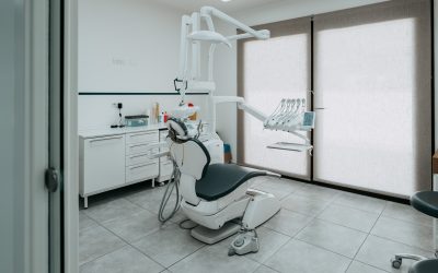 Impianto dentale: durata, cura e garanzia CARES a Cagliari