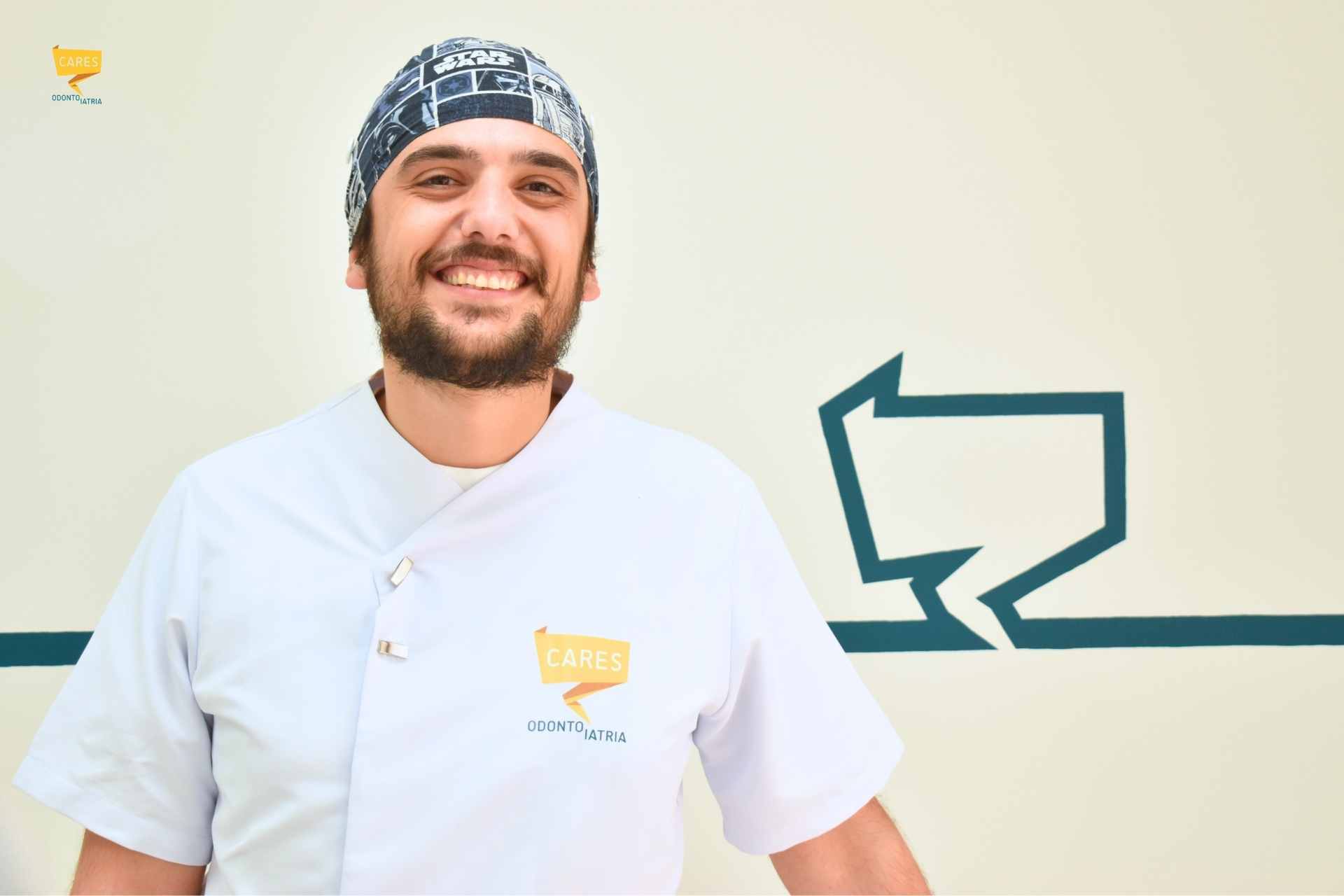 Dentista Cagliari CARES disponibile per contatto diretto e supporto post-intervento durante un percorso di riabilitazione completa