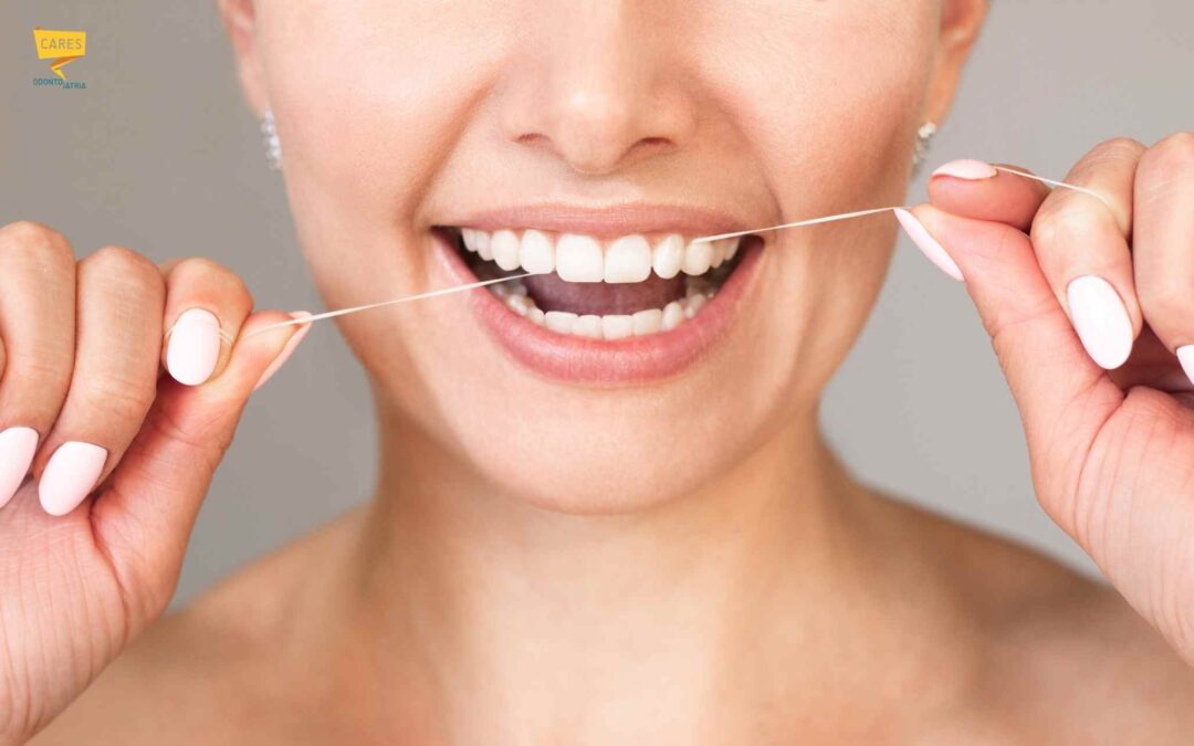 Filo interdentale: come si usa e perché è fondamentale
