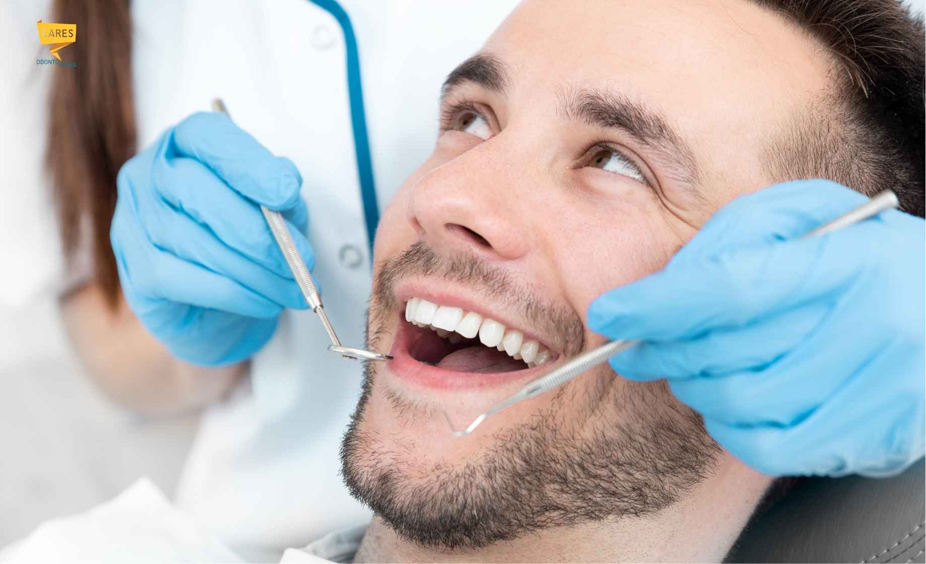 Pulizia denti a Cagliari con strumenti professionali per igiene dentale